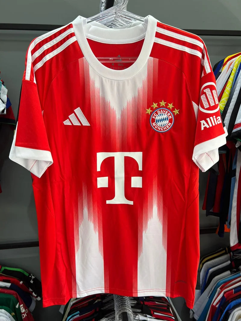 Bayern de Monique Home 25/26